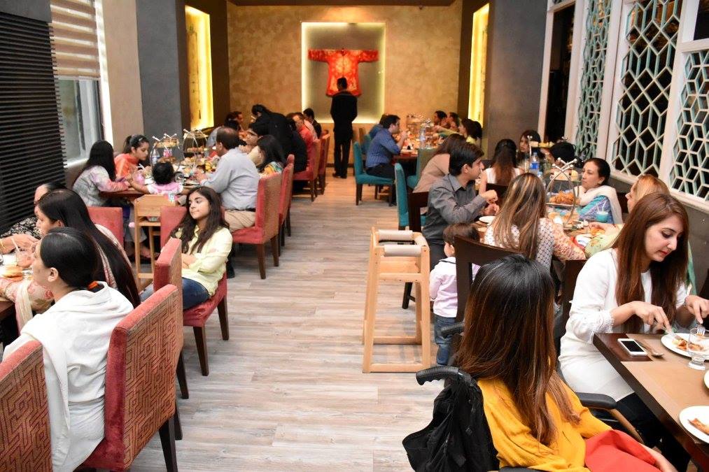 ClubFoodiesRUs's tweet photo. Amazing evening with yet another houseful High Tea Mob at #ChinaTown hosted by #FoodiesRUs. #AsadSheikh #SalimGhauri https://t.co/02h9jyL1ft