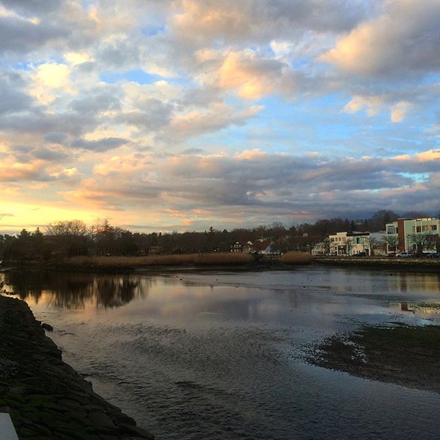 bartacolife's tweet photo. #sunset in #westport #westportct #bartaco #saugatuckriver #ctsunset 📷: @robyncohenberg https://t.co/iSxTamz3wX