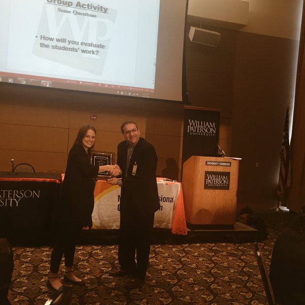 NJSocialSummit's tweet photo. Huge congratulations to Rebecca Costantini for taking home first place in our competitive poster session! π #NJSMS16 https://t.co/x00ty5TcMO