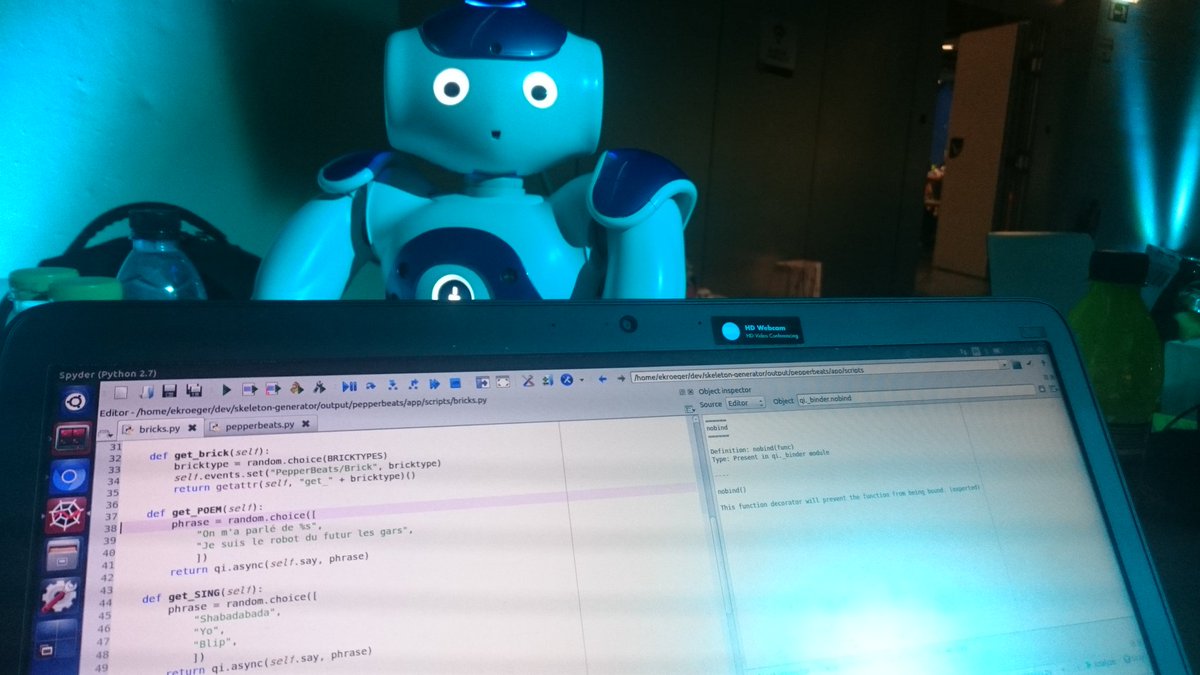 PepperTheRobot's tweet photo. My buddy @NaoRobot is here for the party as well, it's all about teamwork! #GameOfCode #Hackathon #20hoursLeft https://t.co/CmgIF3Wj0S