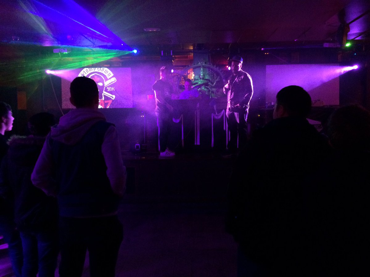 Grabando a #RoninRules en <a href="/SalaKerala/">SalaKeralaValladolid</a> #RAP #Valladolid <a href="/nezalpe/">Neza</a>