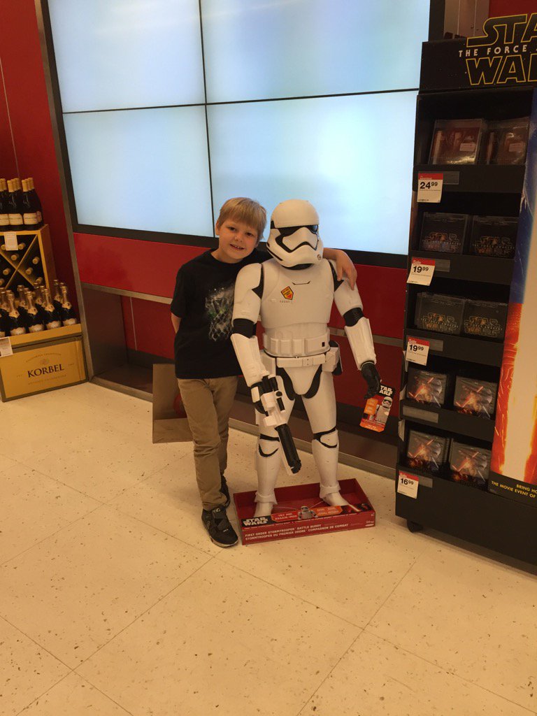 brodiewino's tweet photo. Guess what we are buying. #ForceAwakens #CityTarget #Seattle Movie night at the Froembling's! https://t.co/0vT2iqzJf6