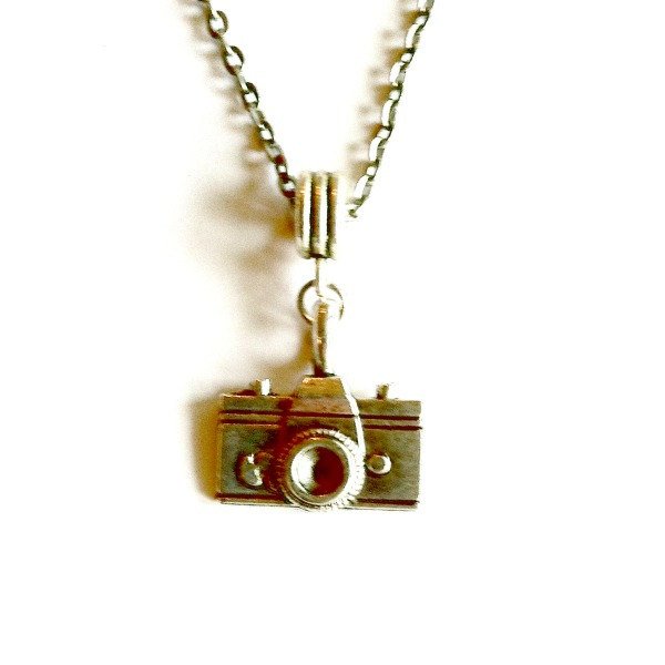 AuntMatildas's tweet photo. Camera Necklace Camera Pendant Photography Handmade Gift https://t.co/sW6Hhu4ep1 #Jewelryonetsy #CameraJewelry https://t.co/1kbXxUeMCl