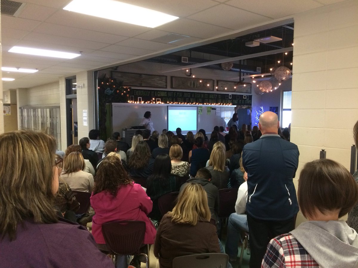 ICPS_GPPSD's tweet photo. Great turnout tonight at the "So you want to teach at a new school" information seasion. @riverstone_gp @gppsd2357 https://t.co/PHb4dr4iNT