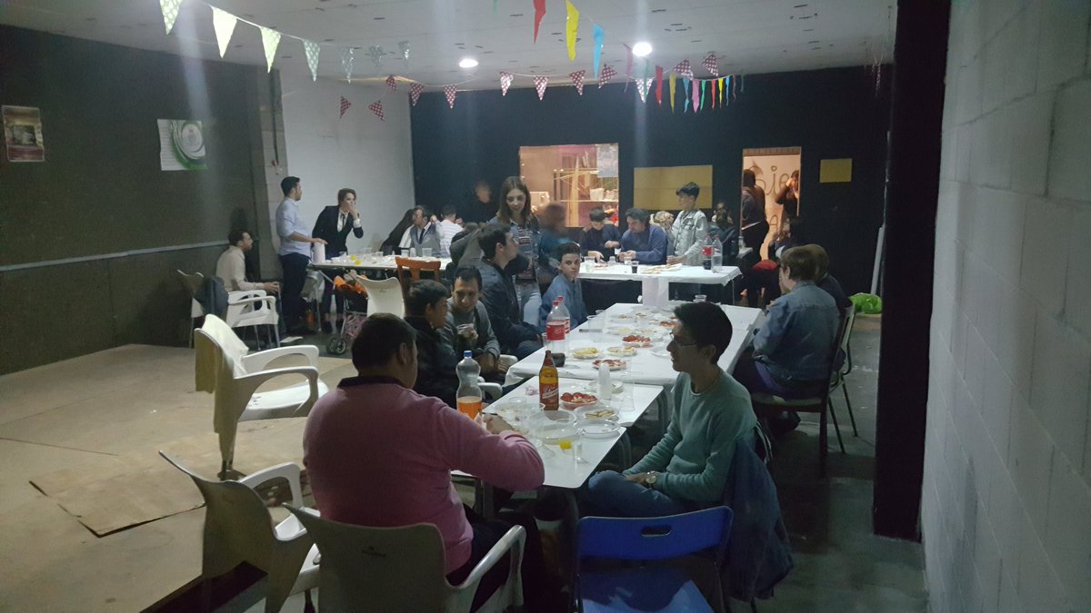 cuarta_pasion's tweet photo. En estos momentos nuestro pescaito de la feria @bctpasion https://t.co/Bo0LxG9dSP