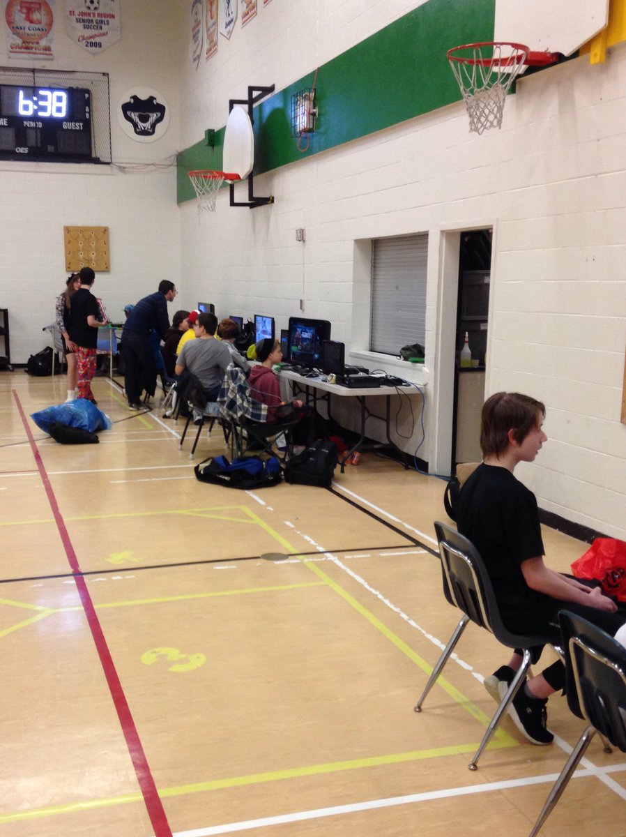 MrGsWorld's tweet image. Gamers take over the @SPJH2013 gym. @SPJH_PE #pythonpowerup #gamingforacause @drrideout