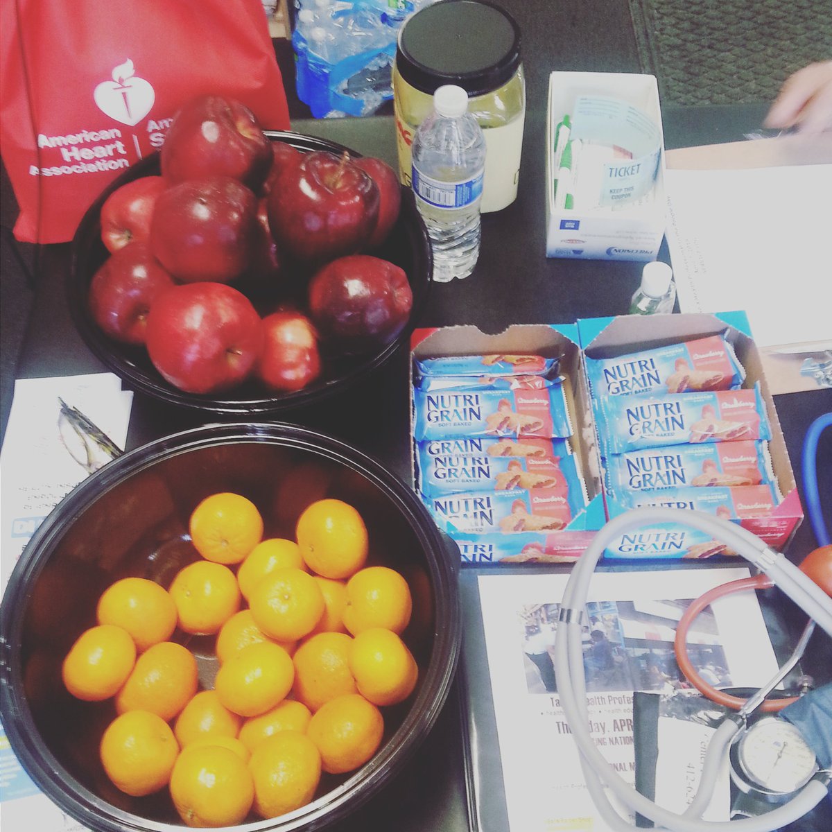 LatinosPgh's tweet photo. Yesterday I had a blast bringing #health #awareness to our #communities at @BatBarber with #PittCHE @LiveWellPGH https://t.co/gFiJ0S6BFv