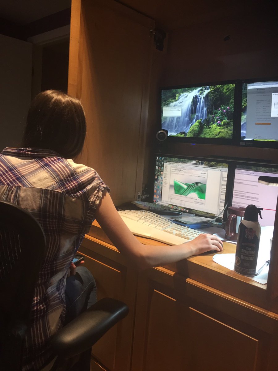SongheeB's tweet photo. Shoutout to @M_Sloneker for letting me work at her house #stemlc #inventor #pltw https://t.co/CxTIqQStOa