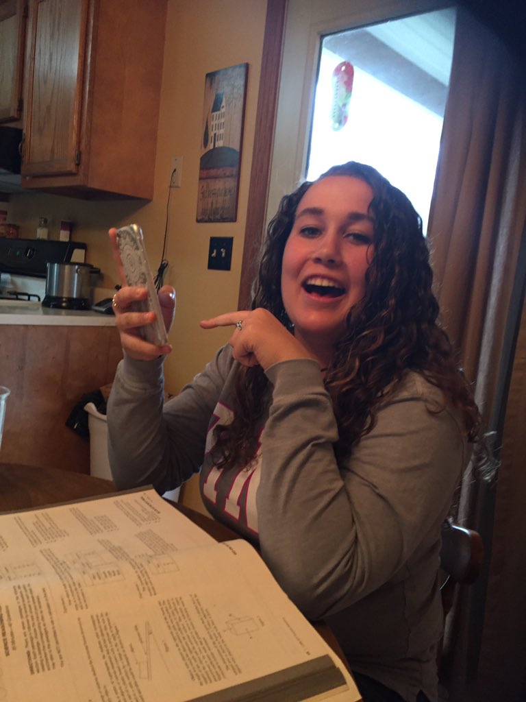 __presleyy_'s tweet photo. @EmilyDoshier @its_beckss Rebecca in action #actualimage #shittingherpants #beckycantstopfarting https://t.co/VDDfa8syYp
