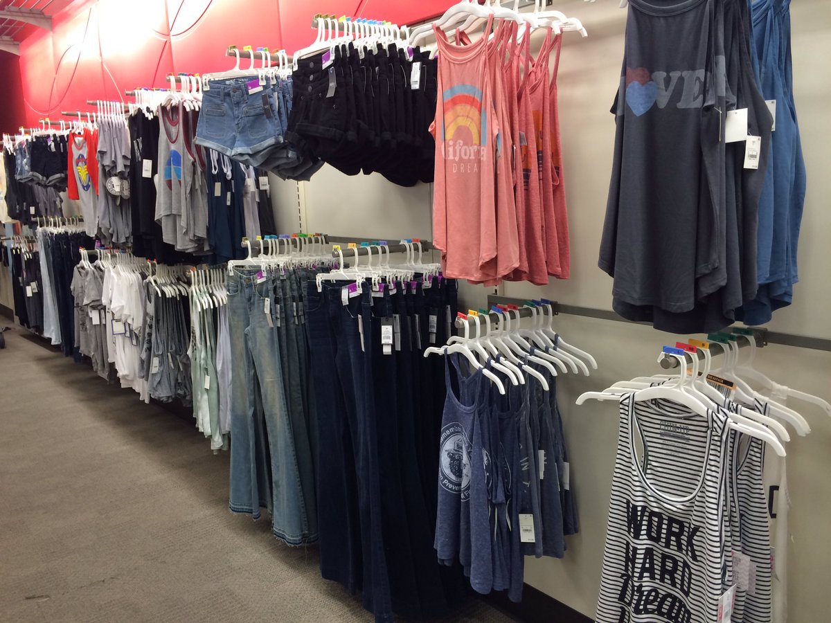 Refreshed. Balanced. Inspiring. @tracyacurry1 <a href="/machellelenae/">Machelle</a> @j_skillicorn