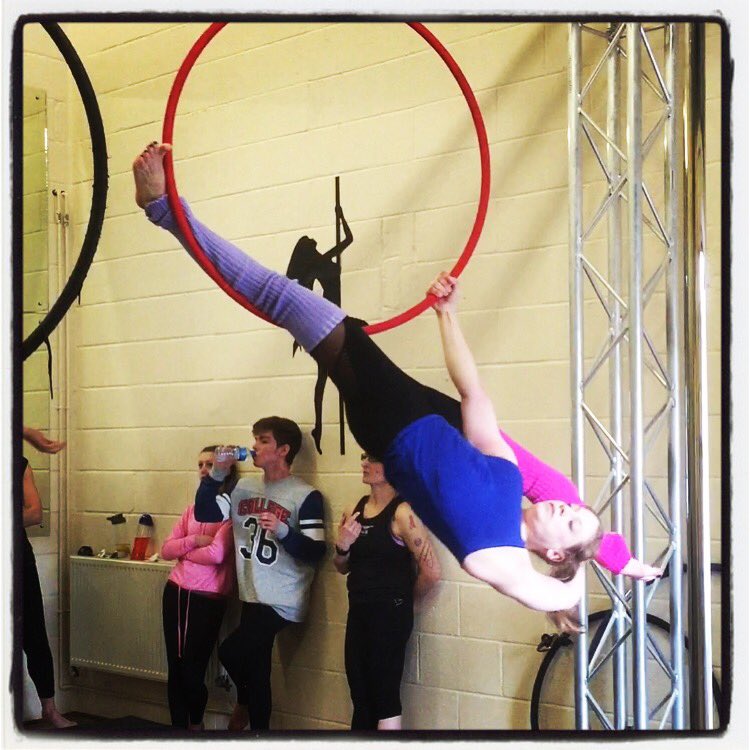 #aerial #aerialhoop #lyra #flexible #bendy #splits #russiansplits