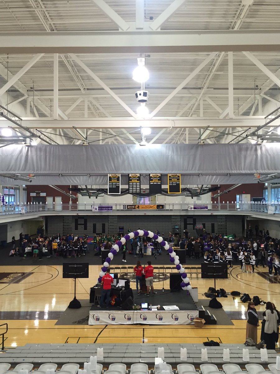 AdelphiU's tweet image. Opening ceremony for Relay for Life starts at 7PM! 💜 #AdelphiRelay