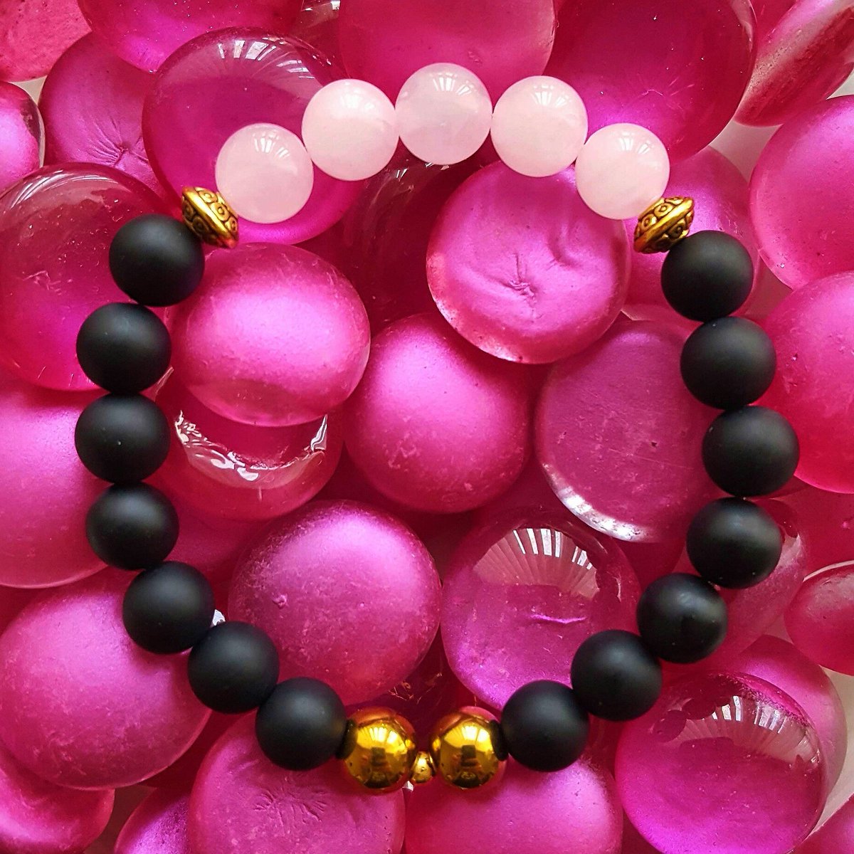 If black is your color, add one of our Penta Black bracelets to your wrist today! ⚫✌
