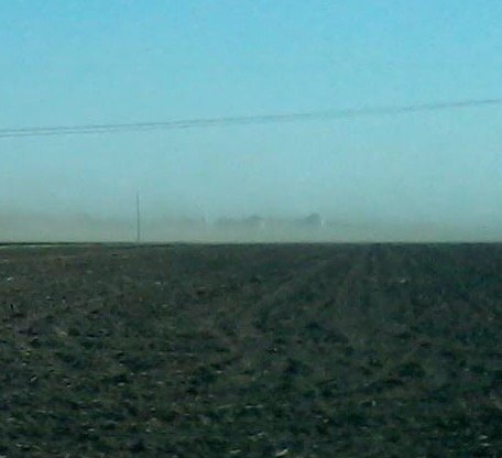 Wcjfarmer4Jeff's tweet photo. Dust Bowl in Western IL.
#wearedry... https://t.co/3SXe8luYR7