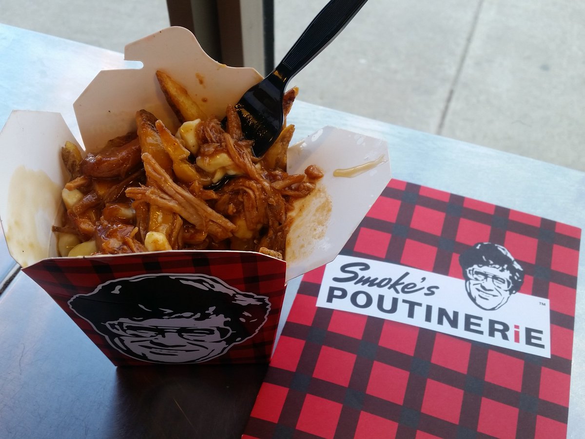 CrowdSocialCA's tweet image. My relationships are simple: fries + cheese + gravy. I ❤ poutine. #smokespoutine