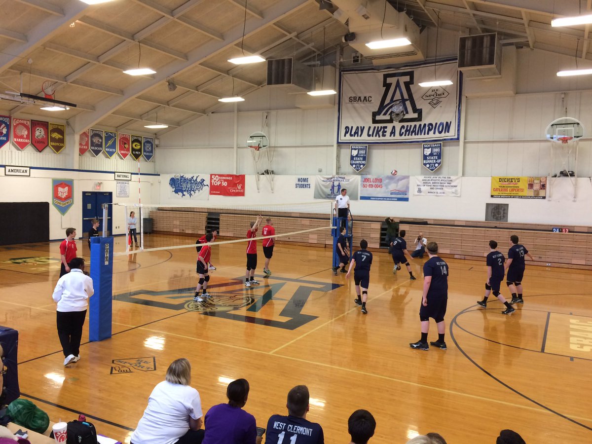 Watching some <a href="/WestCler/">West Clermont Schools</a> wolves volleyball action tonight with @MrsSpanglerGEHS