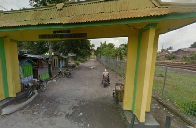 ariestu's tweet image. Setelah brimob, ada pertigaan kanan, rel kereta gapura pertama. Sentolo lor wates #westprog