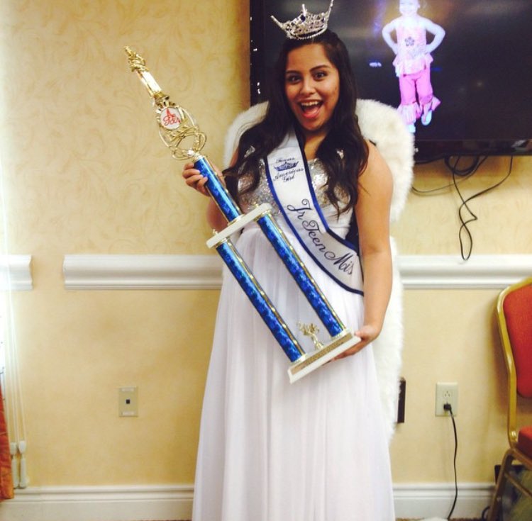 emmyhlove's tweet photo. Forever thankful for these amazing opportunities. I'm truly truly blessed. #happyinternationalpageantday π https://t.co/P7vTky0Ytp