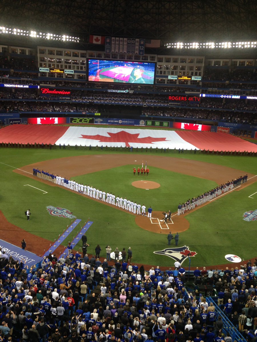 Wilnerness's tweet photo. Now that, ladies and gentlemen, is a flag. #Bluejays #Jays #OCanada #OurMoment https://t.co/xFDzqGiKMc