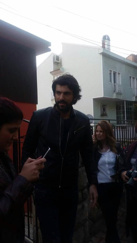 nahid160's tweet photo. @AkyurekFpy @enginakyuerek @EnginAkyurekPR @AkyurekLatino @DearKerim ❤💕💕 https://t.co/AqHyuqQrGa