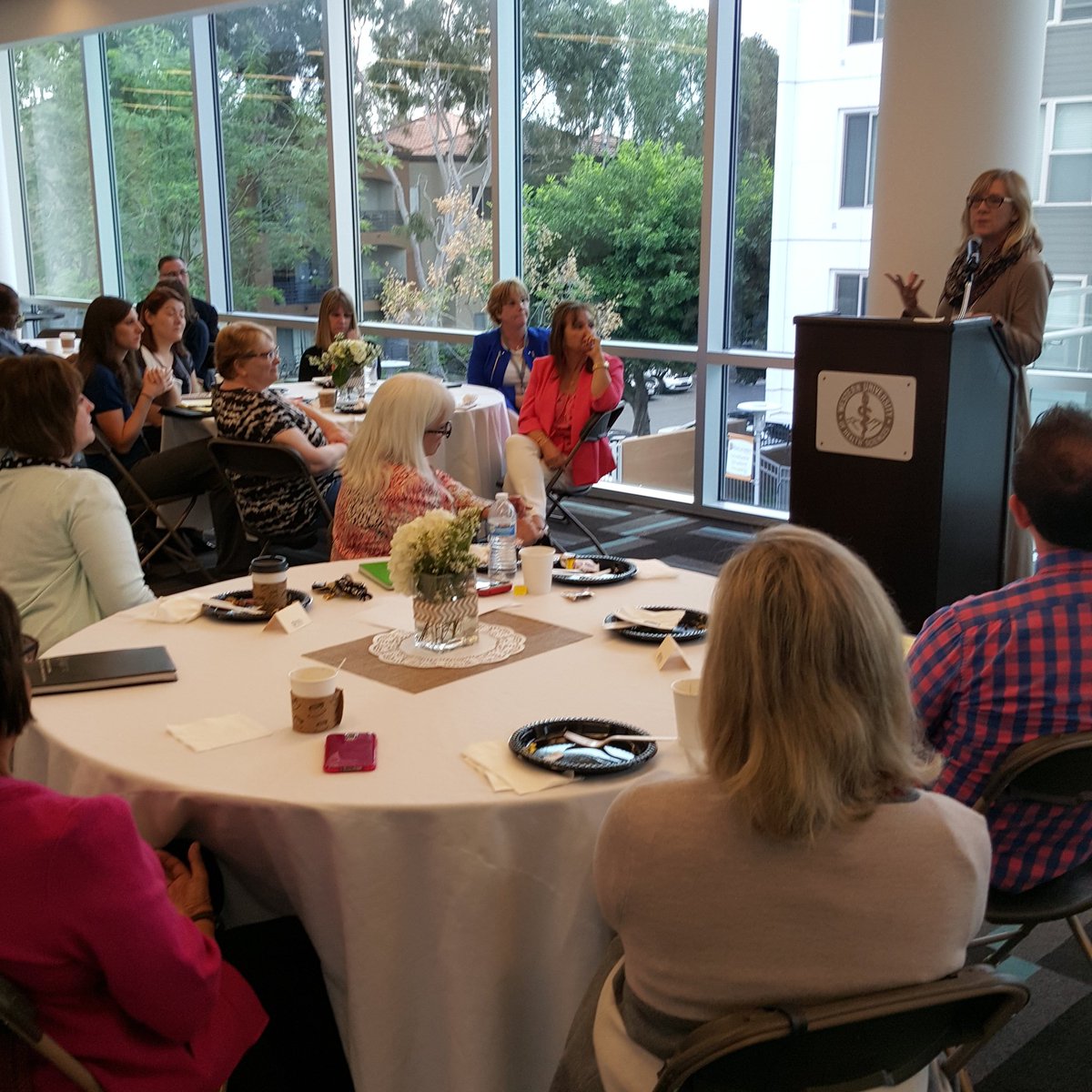 WesternU_OD's tweet photo. Founding Dean, Dr. Hoppe speaking to the wonderful pre-health advisors who came to visit our campus this week. #OD https://t.co/Gd465WvZHP