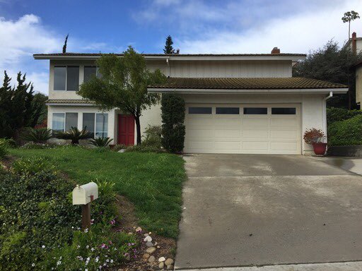 RinconPM1's tweet photo. Spacious Ventura home available now. Comes with an updated kitchen and views of the ocean. https://t.co/YZlkz789aK https://t.co/BXefIBdN6T