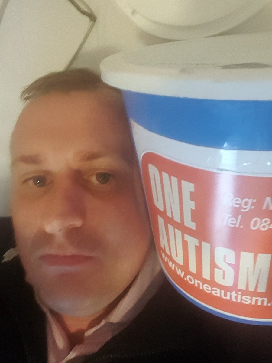 agentsofautism's tweet photo. #aintree @CallumSmith23 #GrandNational   autism awareness https://t.co/Y0O5CnPAT3