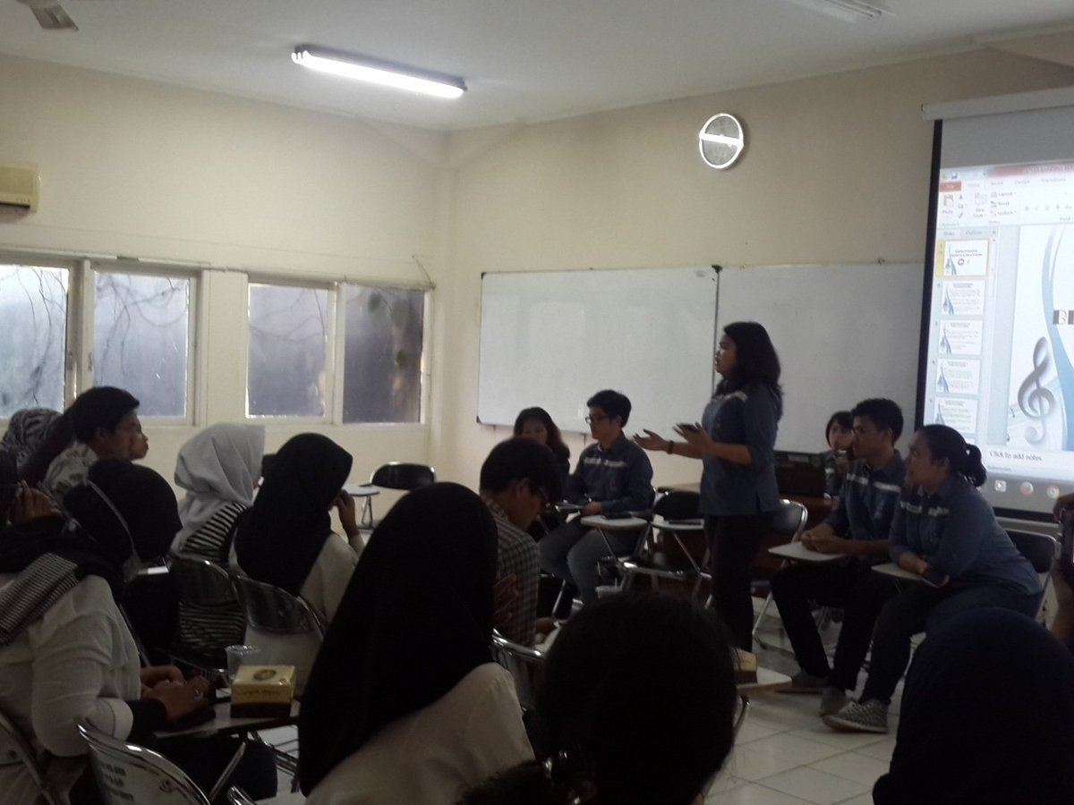 Saat ini sedang berlangsung sesi tanya jawab antara PSM Unpad dan Pasuma Unisba.