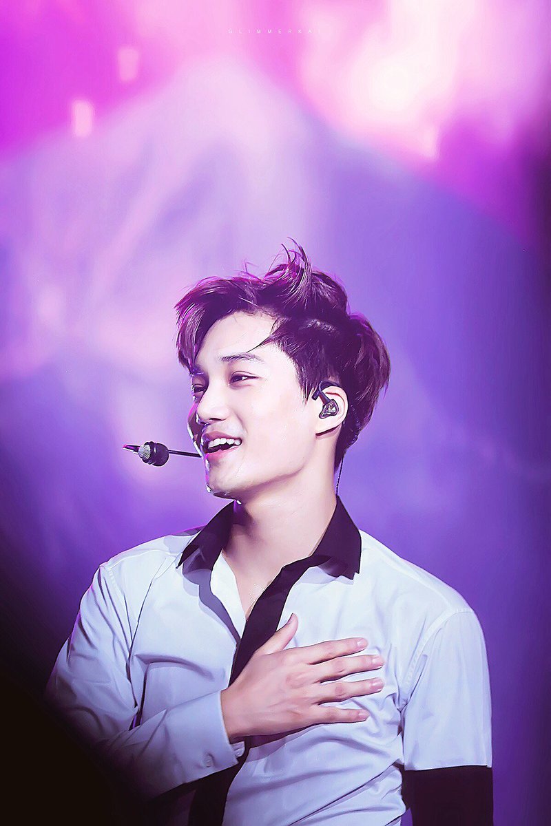 GLIMMER_KAI's tweet photo. #supportJONGIN #종인아사랑해 160214 The EXO'luXion in LA https://t.co/aAWHu8K2WC https://t.co/EYp54J6T1i