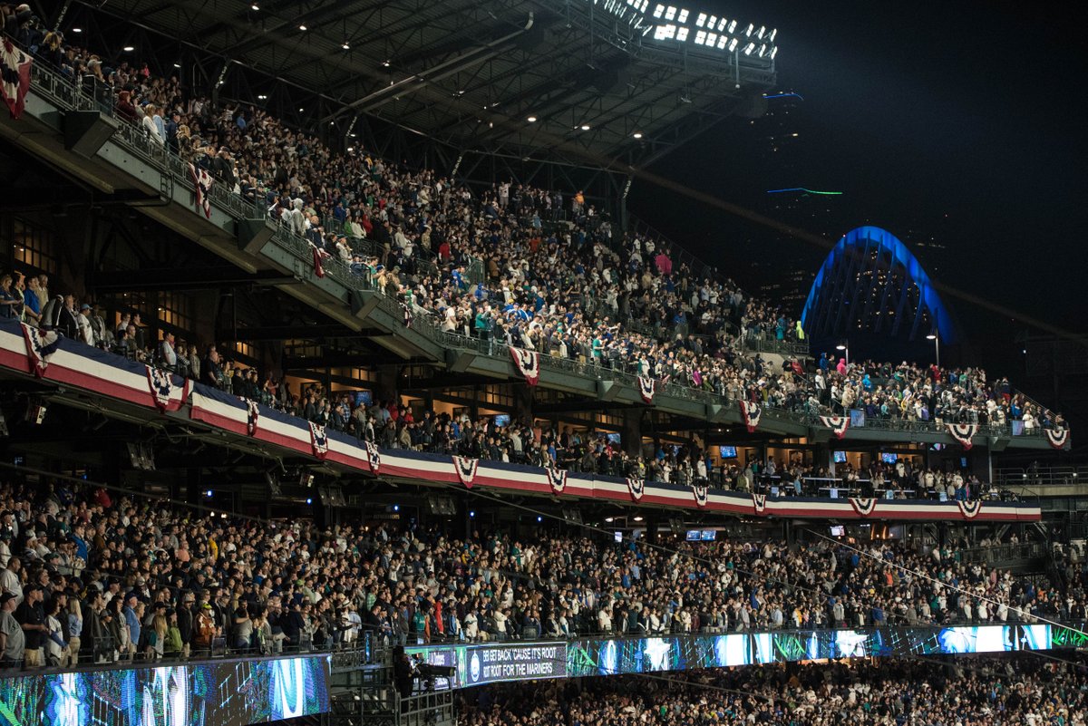 Mariners's tweet photo. Thank you to the 47,065 who were on hand for this year's #MarinersOpener—a Safeco Field regular season record. https://t.co/la1J2STg8E