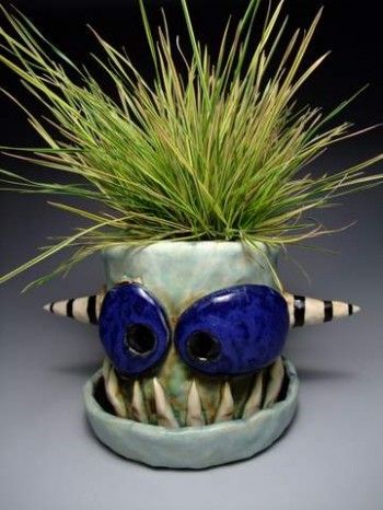 vcreekgarden's tweet photo. Clay Monster Ceramic Flower Pot - https://t.co/vk4LXtxgLO
#ClayPot #GardenArt #MonsterPot https://t.co/djysyISRwg