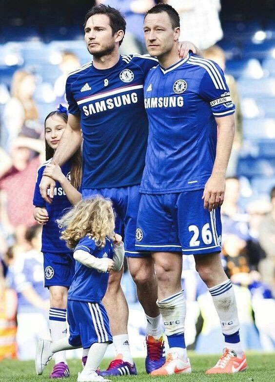 Аяа анд минь чи хаалгыг минь тогшооч...