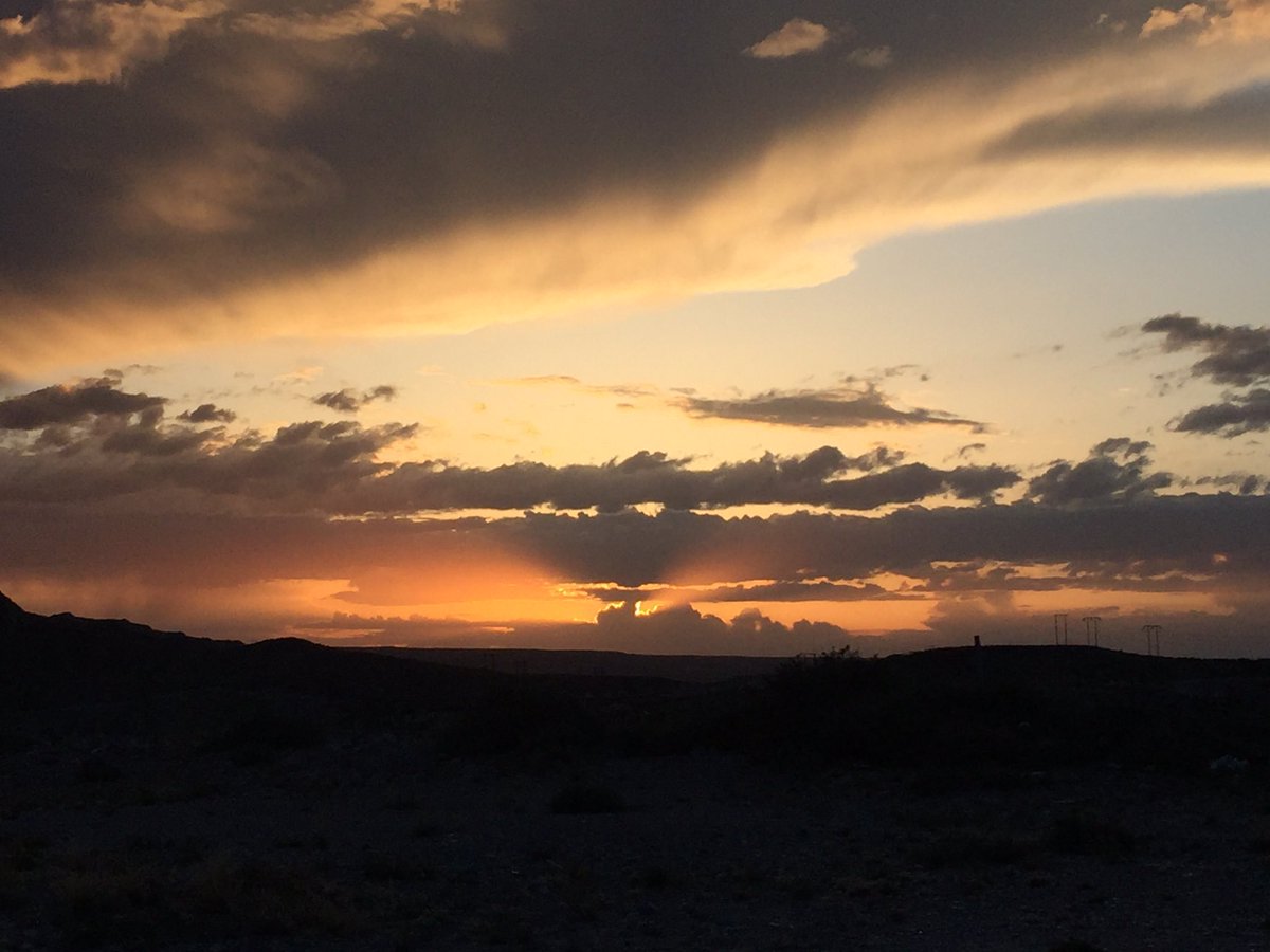 rrrutang's tweet photo. And another week comes to an end but here comes the weekend. Be safe enjoy and be Blessed. #godsnotdead #epsunset https://t.co/AYZPcTysmQ
