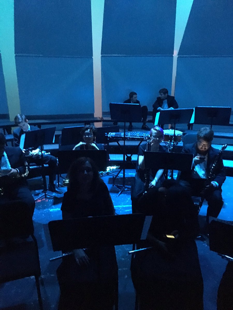 mphslionhearts's tweet photo. Pre-show jitters ππΌ #PACShowcase2016 https://t.co/0CFql6m3HX