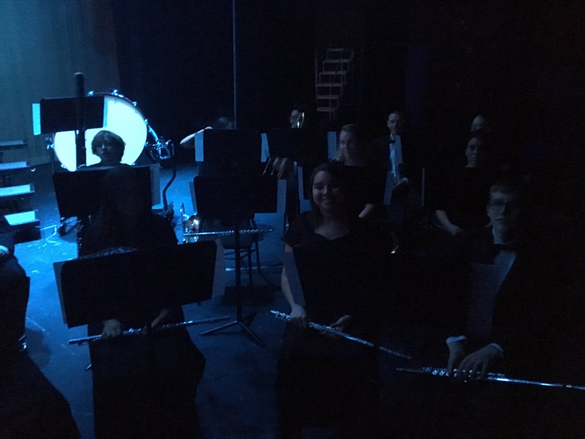 mphslionhearts's tweet photo. Pre-show jitters ππΌ #PACShowcase2016 https://t.co/0CFql6m3HX