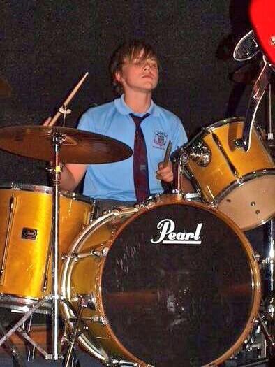 5SOS_Daily's tweet photo. when you got bigger plans that no one else understands you got a shot though https://t.co/wze9tzfaVC