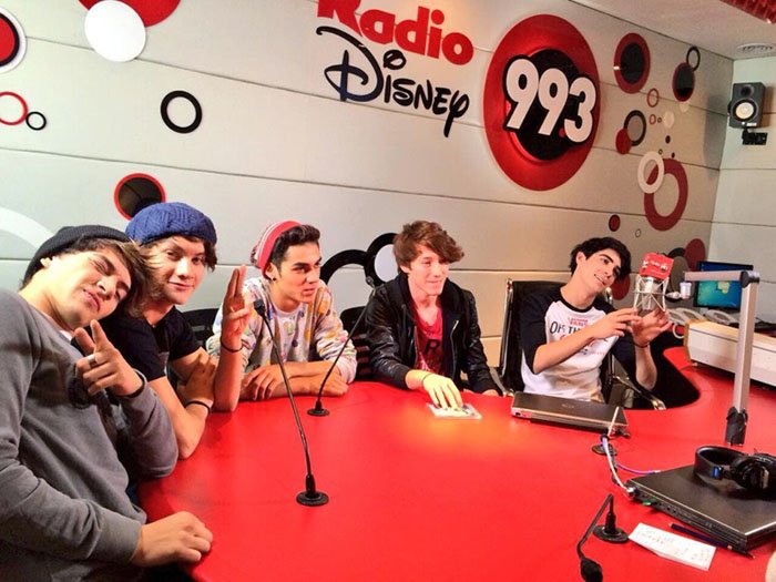 RadioDisneyMX's tweet image. #Coder Te decimos cómo ganar con el HT #CD9EnRD y @somosCD9 en #RadioDisney993 aquí ➡disneylatino.com/radiodisneymex…