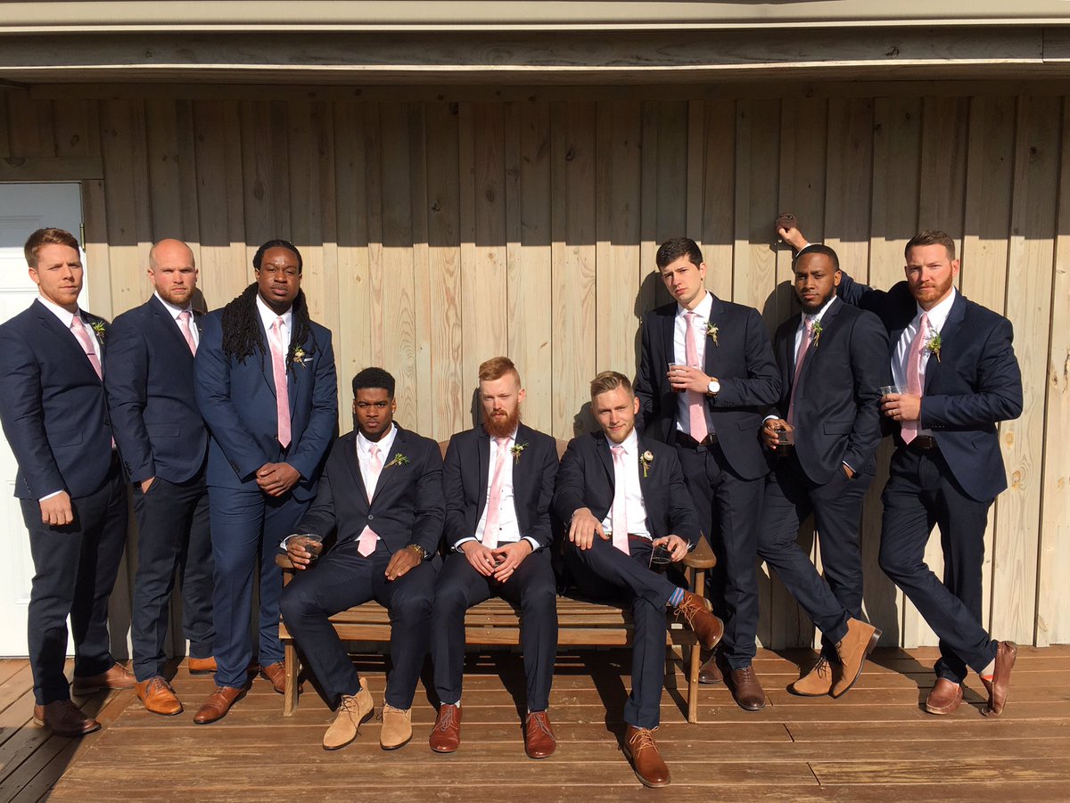 _ryankirkland_'s tweet photo. #lasleyatlast was top 5 weddings ever! https://t.co/T8lkw2sGOi