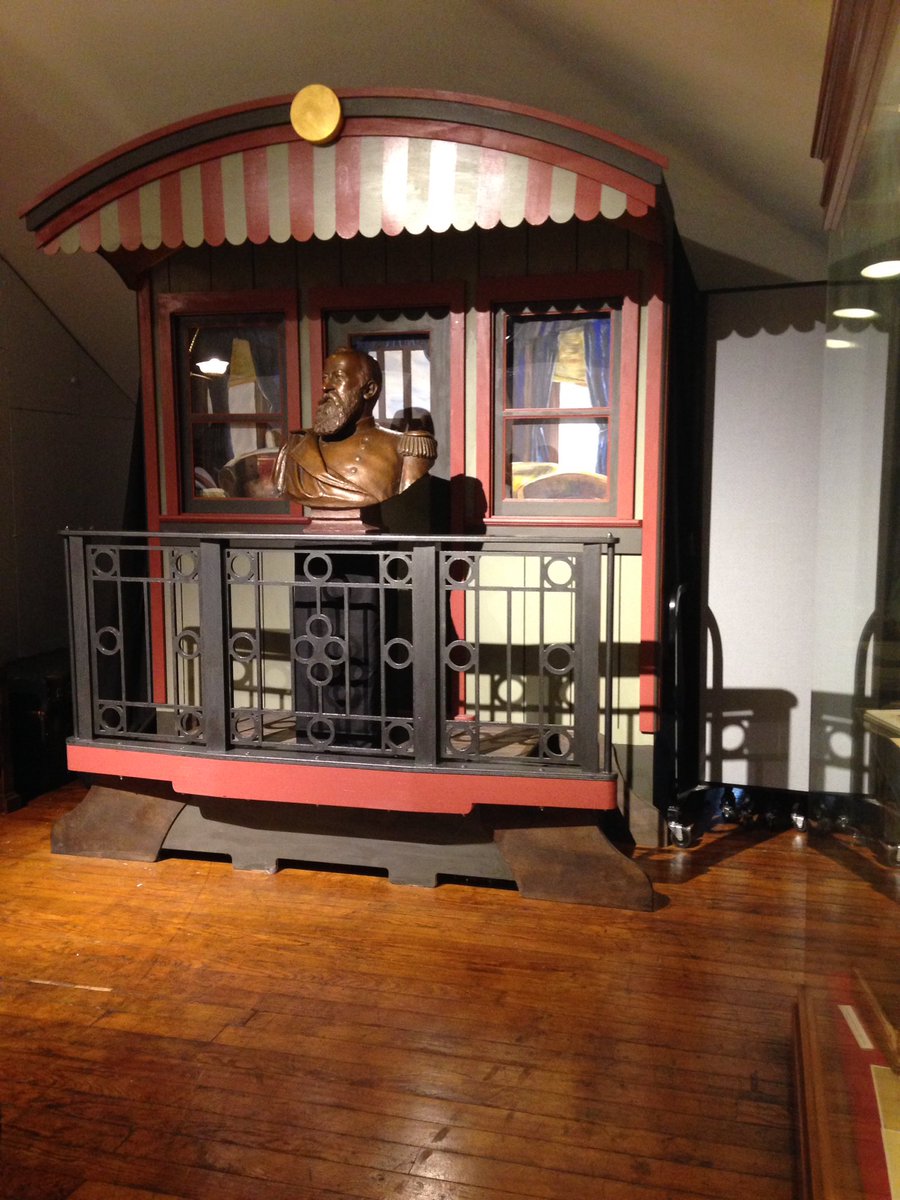 msstogs's tweet photo. amazing experience at the house of @PresBenHarrison my future students would love this! #BlockB #butlercoeimpact https://t.co/nZ4e87dMPq