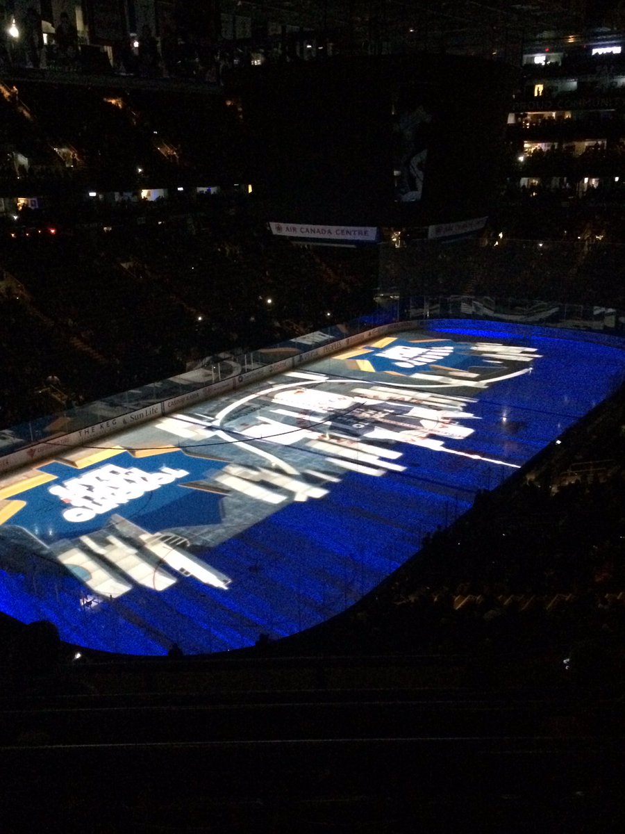codewhite13's tweet image. Fuck ya leafs game