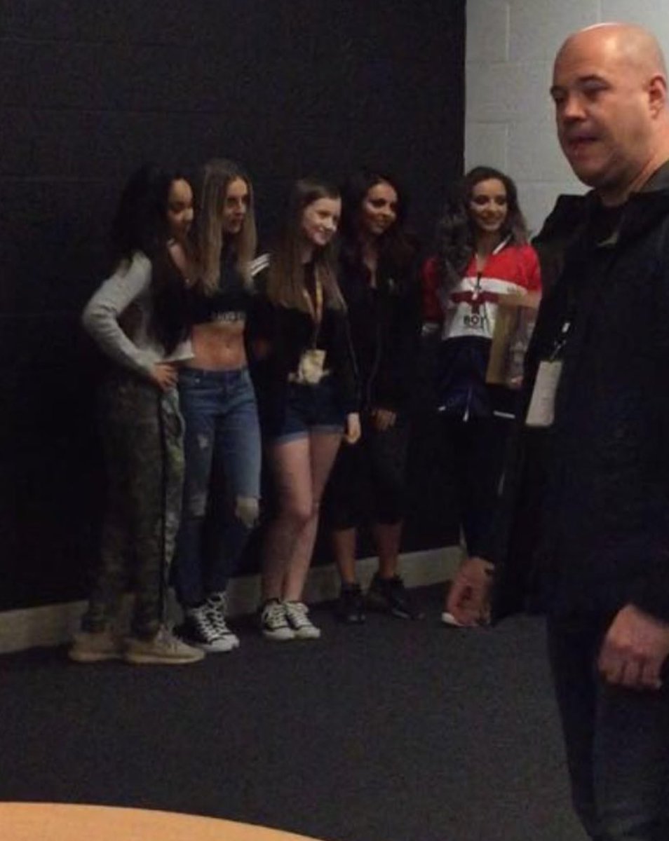 ArgentinaLM's tweet photo. Las chicas ayer durante el M&G del #GetWeirdTourManchester. #MTVHitsLA #SecretLoveSong https://t.co/INlu008E5L