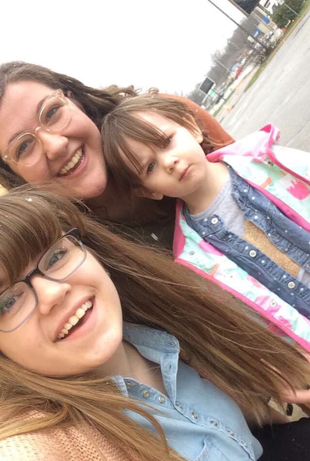 cammibarringer's tweet photo. Chum dates with Vienne https://t.co/Az9Yu1qVPy