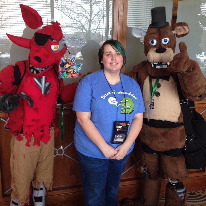 Always gotta take pictures with Fred bear and foxy. #motorcityfurcon https://t.co/oXvsti124E<a href="/tag/motorcityfurcon"class="tags"><span>#motorcityfurcon</span></a>