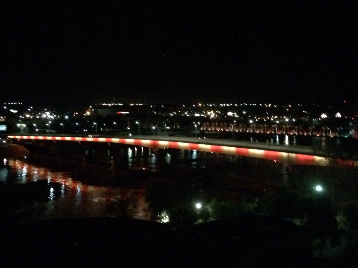 CrowBurlingame's tweet image. So, so beautiful. Thank you @RiverMarket @CityLittleRock. Good night, friends. #btbconf2016 #rivermarketlights