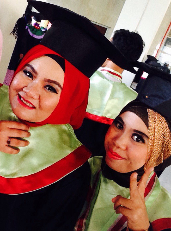 PTP_FT_UNM's tweet photo. Selamat dan sukses @AntriJayadi3 @ayoe_hm @tutihanda 🎓🎓🎓 https://t.co/NEKetlIFI1