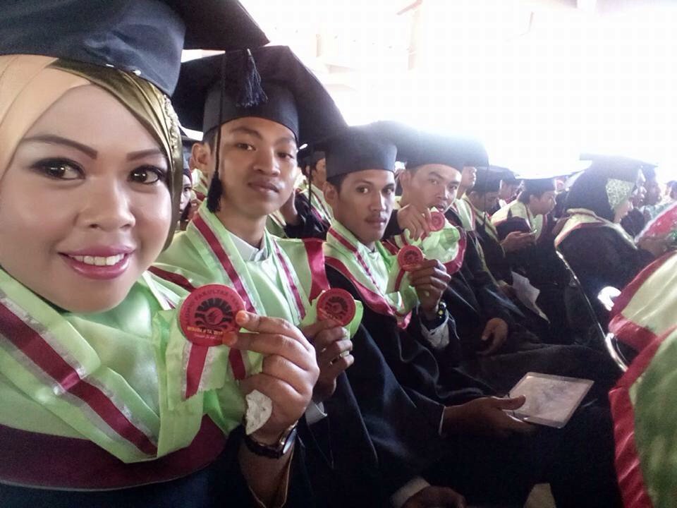 PTP_FT_UNM's tweet photo. Alhamdulillah wisudah ke 4 bagi prodi Pendidikan Telnologi Pertanian, 7April2016. @AntriJayadi3 @ayoe_hm @tutihanda https://t.co/GZIVkMEBP7