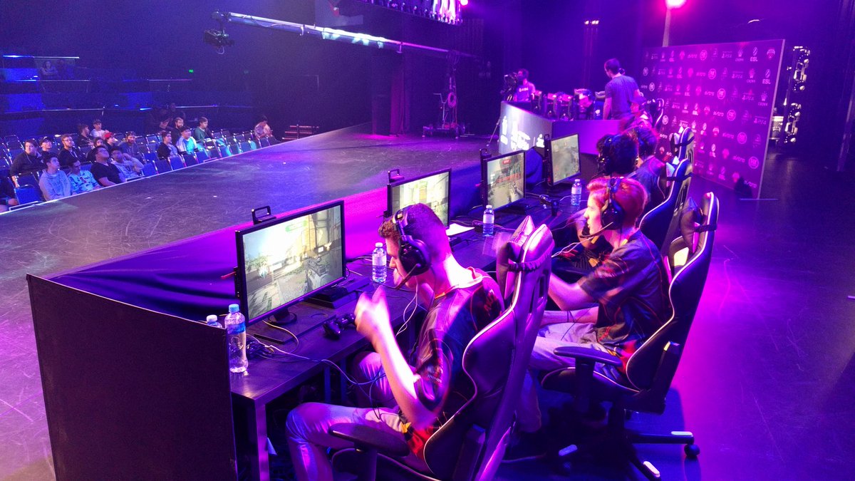 CorpCameras's tweet photo. Covering the Call of Duty world league! #CallofDuty #CODWorldLeague #ESLProLeague #ESL https://t.co/ChVNS5ucrM