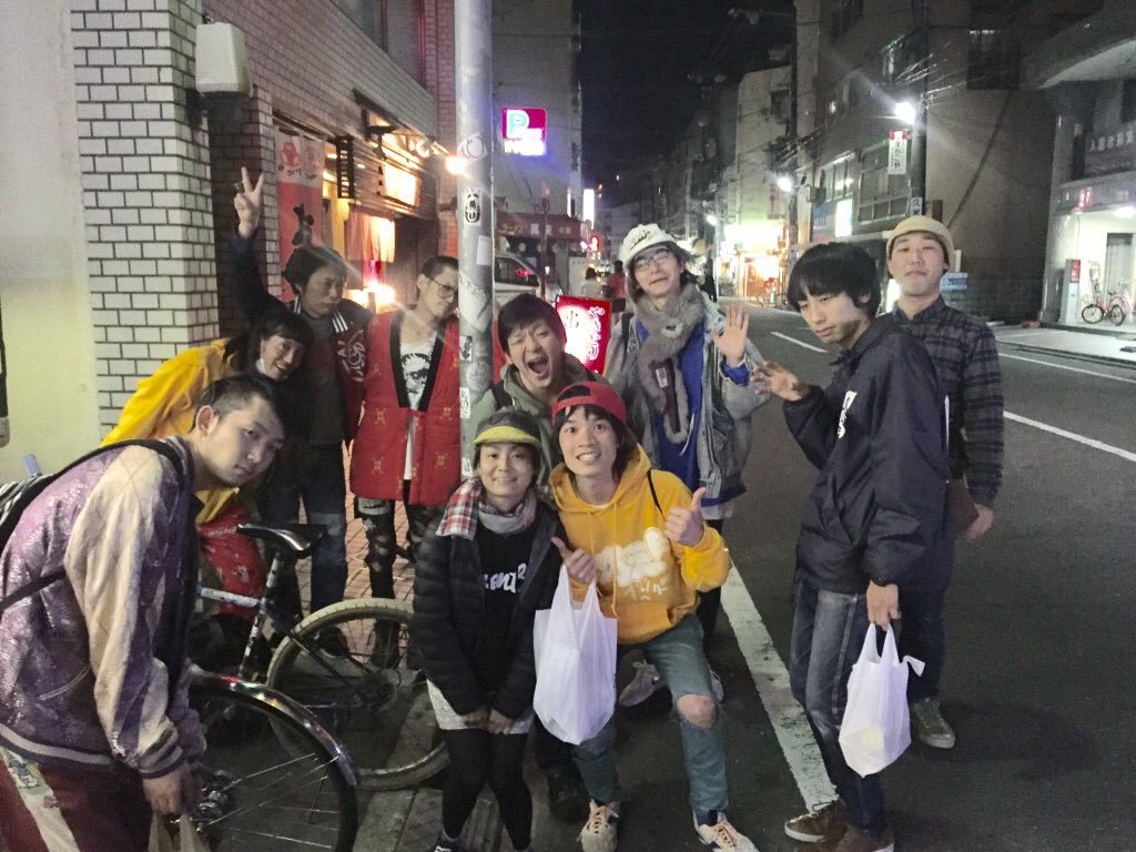 syoufo's tweet photo. あまり話せなかったし色々と変化して変わっていくから、ゆっくり飲���だりして距離を確認したいなあとも思ったけど、とにかく楽しかった。
フジロッ久ありが㌧です。

がーるつばき、みかかとあかのたにん、ありがとでした。 https://t.co/cXf5rgSJZ0