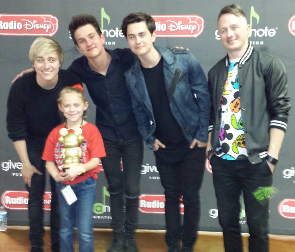 radiodisney's tweet photo. Check out @beforeyouexit and @NateonRD meeting fans tonight on the #MIOStour at Southwest Elementary in MO! https://t.co/d21kiQriVE
