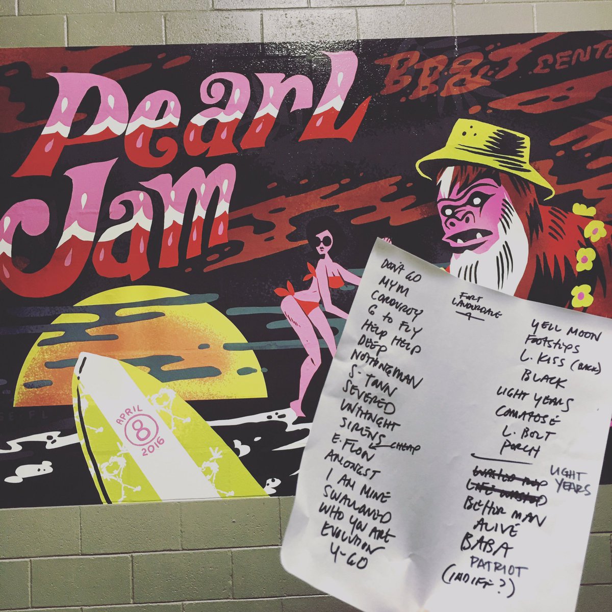 Pearl Jam tweet media